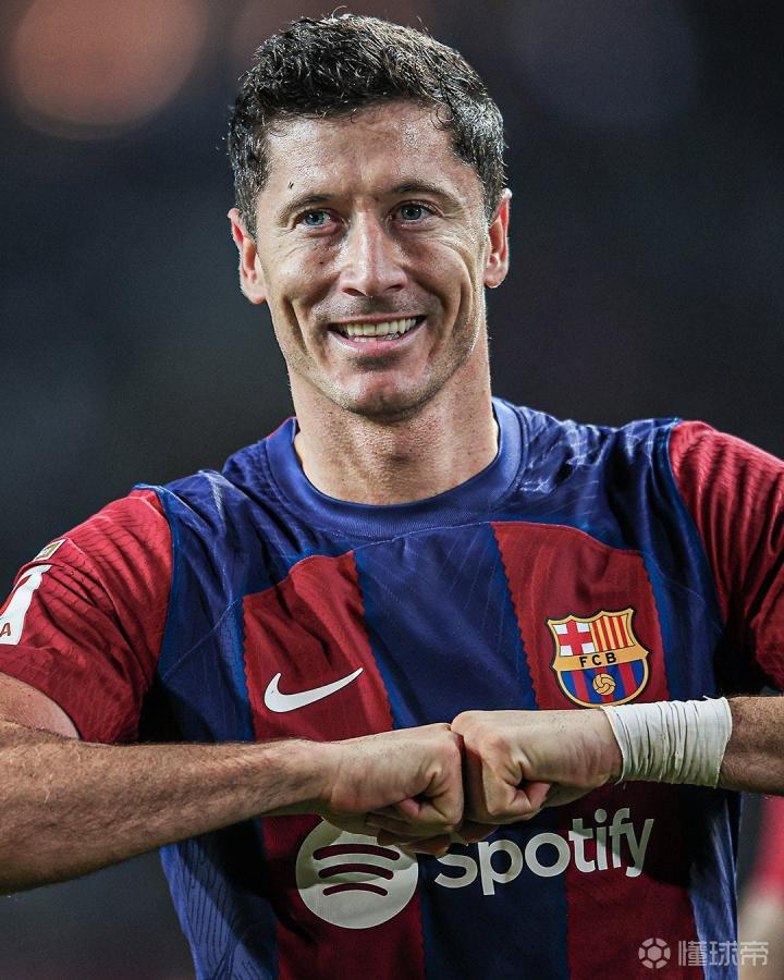 大比分获胜引爆全场!,莱万多夫斯基意外战胜皇家马德里比赛高潮迭起的简单介绍 大比分获胜引爆全场!,莱万多夫斯基意外战胜皇家马德里比赛高潮迭起的简单介绍