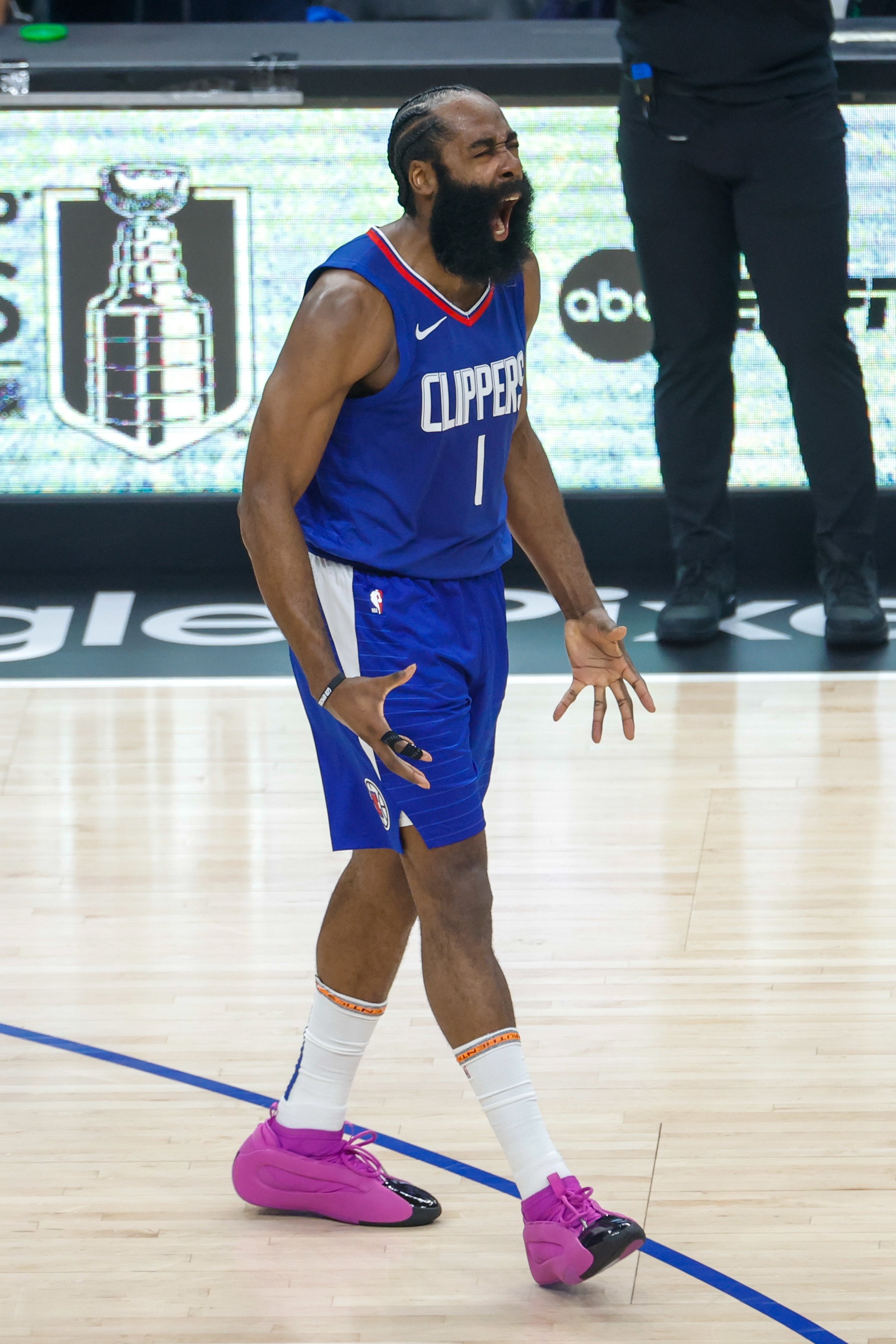 蜂鸟电竞-关于哈登新星精彩发挥表现惊艳，老鹰未来可期！的信息