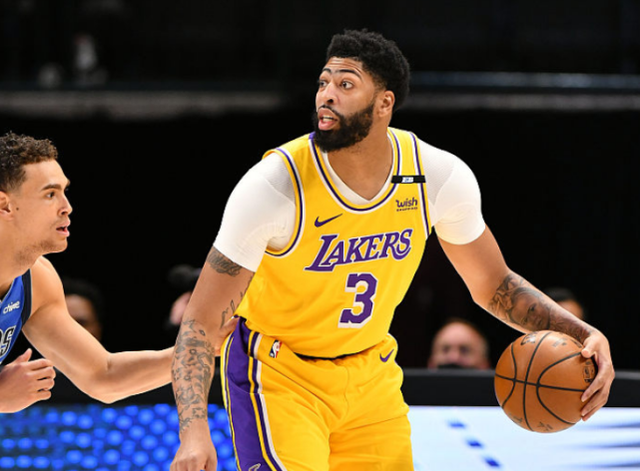 包含浓眉哥遭遇三连败，巴塞罗那教练面临压力！的词条