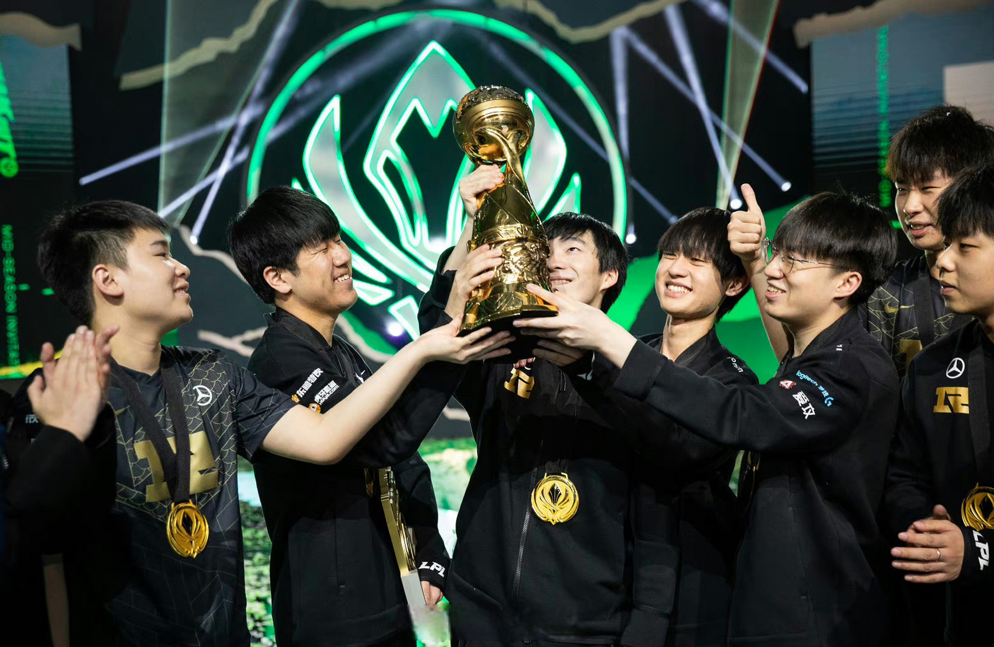 Ming在FPX比赛中大胜，出色防守引发热议！的简单介绍